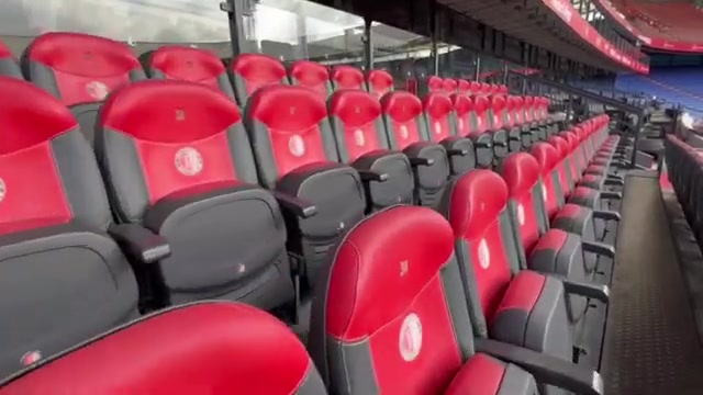 Tribuneplaatsen in De Kuip, archiefbeeld van het Feyenoord-stadion